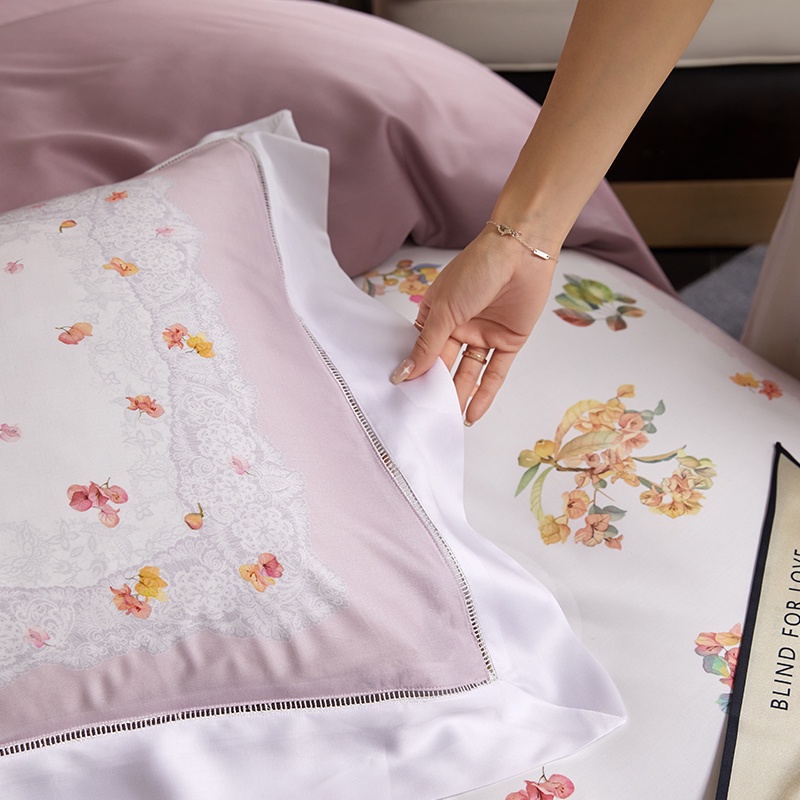 Bộ chăn ga gối cao cấp 100%Tencel 100s Họa tiết Strawberry, In Panel độc lạ, Chất liệu siêu mát mịn