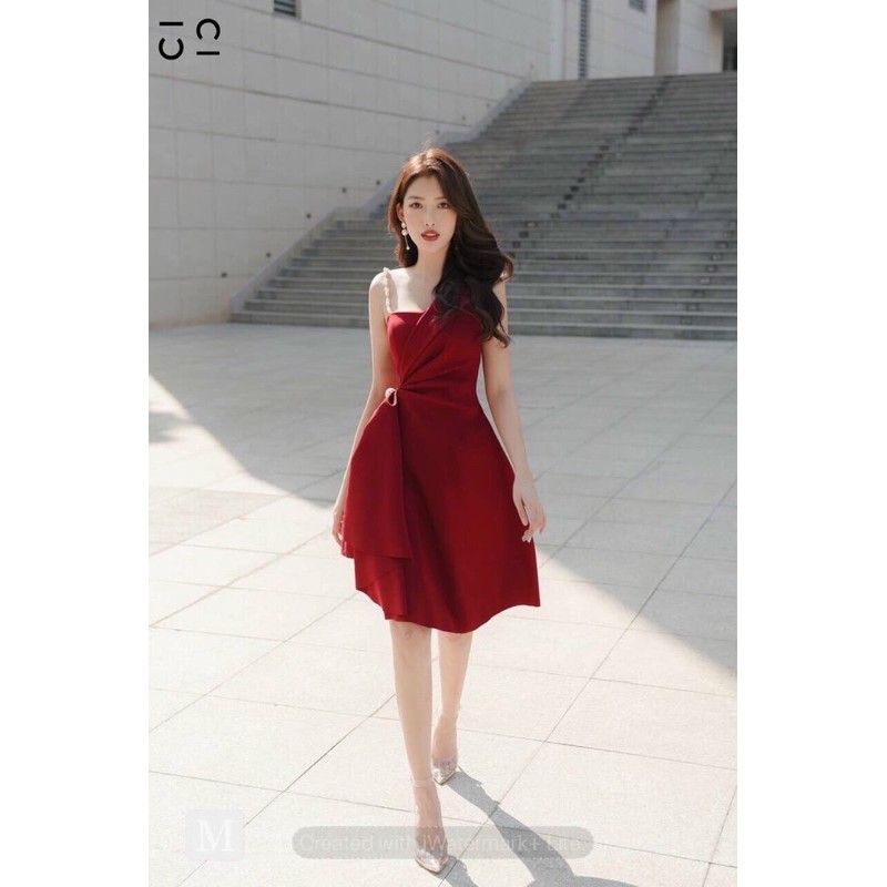 Đầm thiết kế cực sang hở vai dây ngọc đủ size