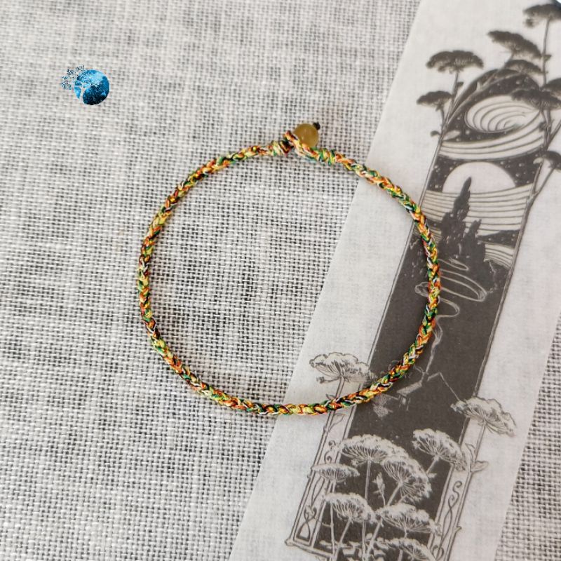 Vòng tay tết dây ngũ sắc