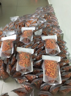 Nui sen sấy giòn( hai màu vàng+ đỏ)