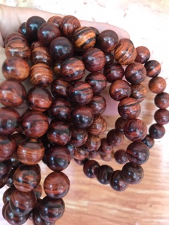 Vòng gỗ sưa lào