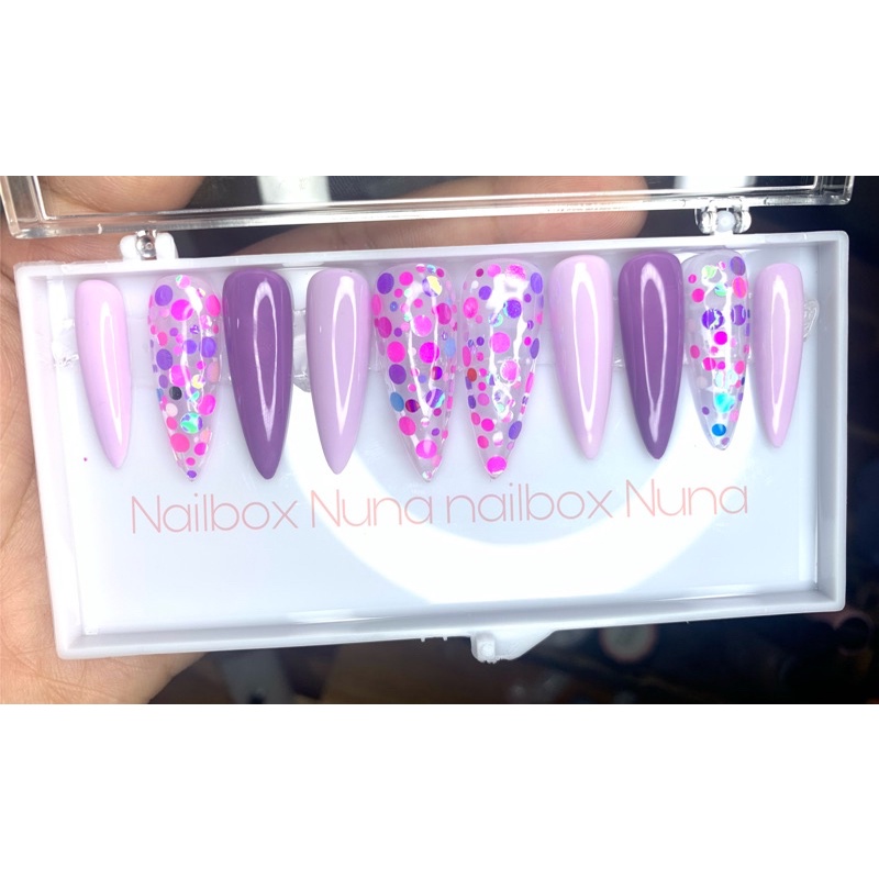 Nailbox Nuna móng úp thiết kế tím mô gan mơ. nailbox sẵn có now ship