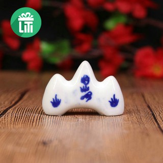 Đế gác cọ thư pháp, bằng sứ có hoa văn