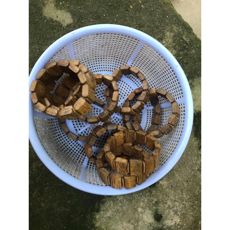 lách tay trầm hương. vòng tốc Việt
