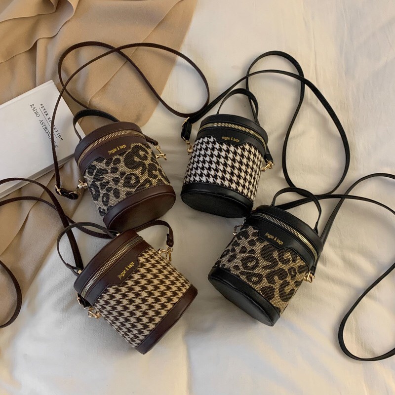 Túi Xách Nữ Đeo Chéo Nhỏ Nhắn Hình Trụ Họa Tiết Kẻ Sọc Thời Trang Dành Cho Nữ Tx22144