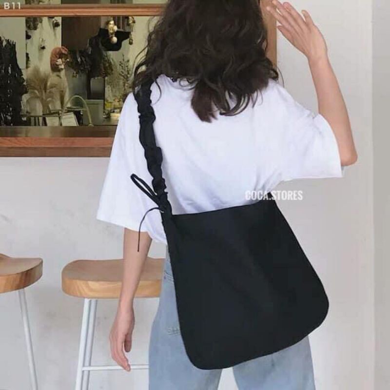[RẺ VÔ ĐỊCH ] TÚI TOTE ĐEO CHÉO DÂY RÚT [CÓ KHÓA ] VẢI KHAKI MÀU TRẮNG - ĐEN - PHONG CÁCH ULZZANG