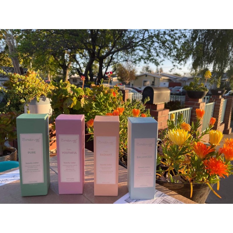 Xịt khoáng phun sương The Crème Shop's beauty water