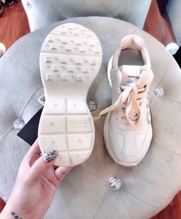 Giày gucci buộc dây