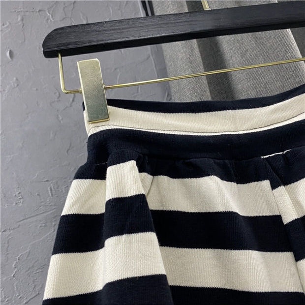 Striped casual shorts, women's hot pants, 2021 new summer clothes, loose waist, wide legs, A-shaped sports pants.