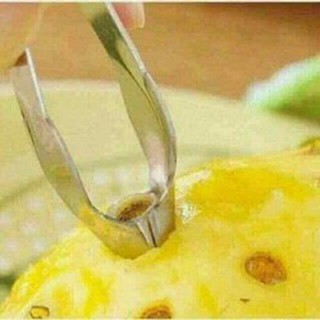 Dụng cụ gắp mắt dứa thông minh