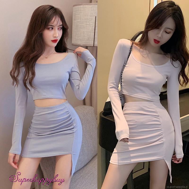 Bộ 2 món đồ thời trang gồm áo tay dài màu trơn và váy ngắn gợi cảm cho nữ