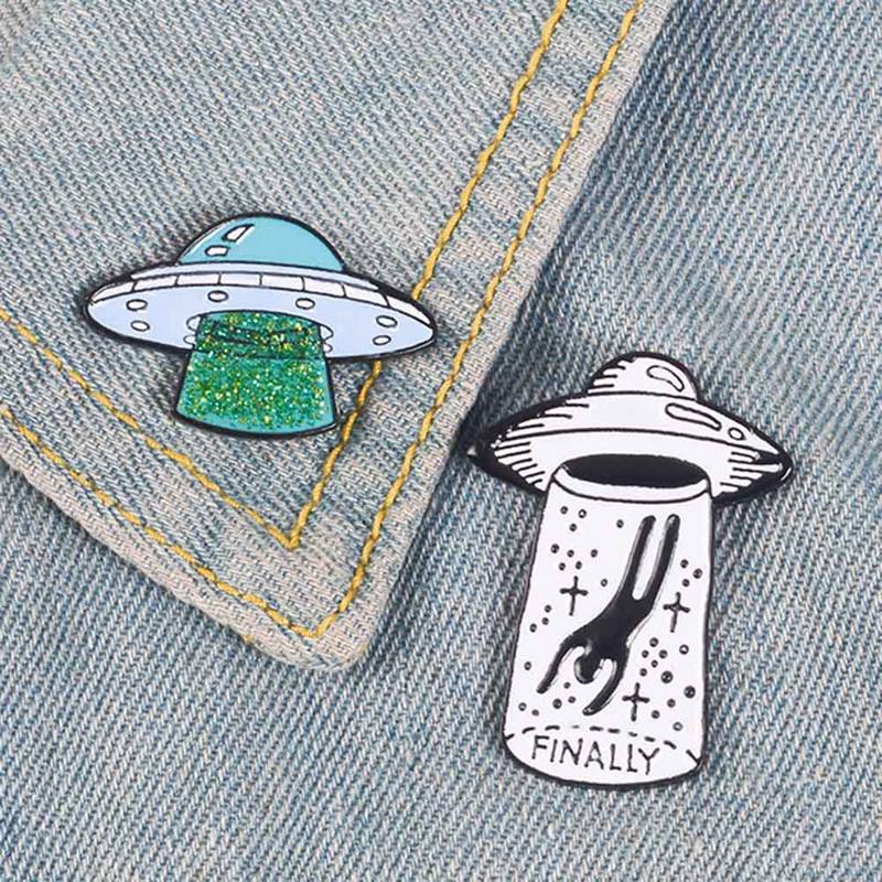 Ghim cài áo hình UFO hoạt hình cho trang phục denim