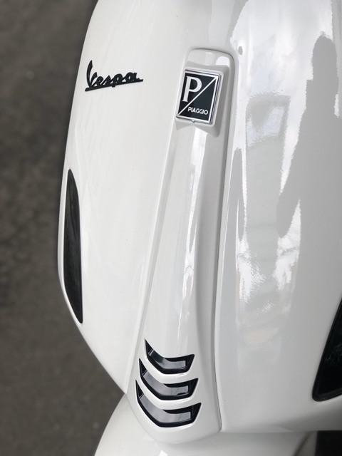 LOGO NHÔM PIAGGIO VESPA