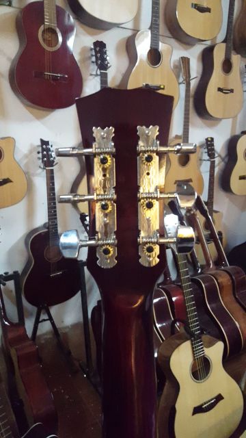 Đàn Guitar Acoustic ET2 CHUẨN đệm hát và có dạy kèm cho người tập chơi.