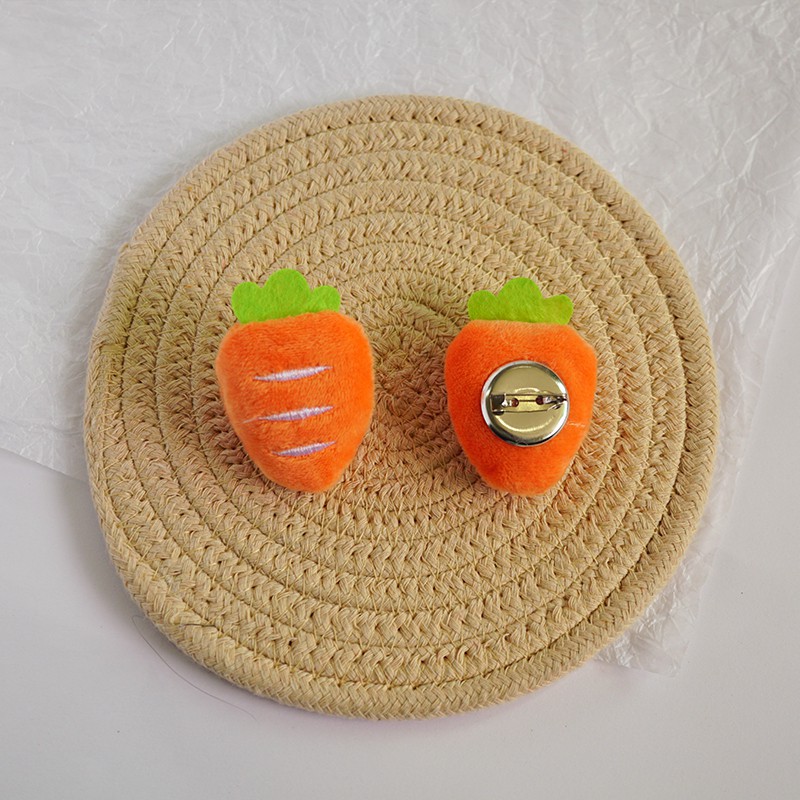 [Mã SKAMLTSW11 giảm 10% đơn 99K] Huy hiệu cài áo, balo bằng bông hình cà rốt phong cách Ulzzang Hàn Quốc siêu xinh