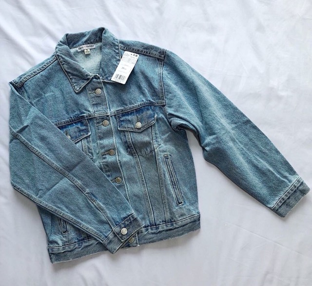 Áo khoác jeans hiệu Brandy