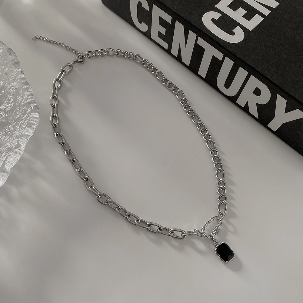 Vòng Cổ Choker Mặt Vuông Màu Đen Đính Đá Zircon Ngọt Ngào Thời Trang Cho Nữ