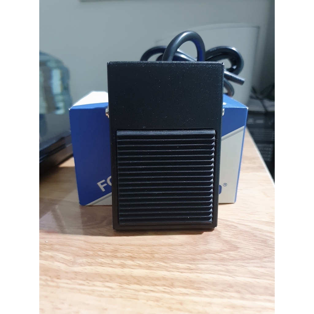 Công tắc bàn đạp vỏ thép Đài Loan CNTD CFS-1 250VAC 10A