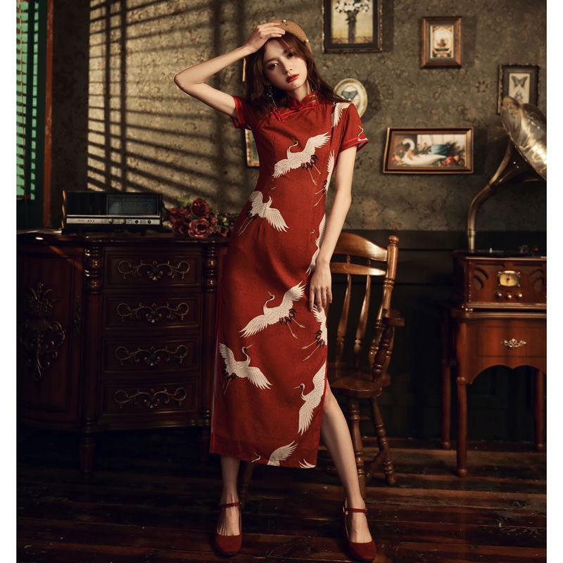 Sườn xám cách tân phong cách retro Trung Hoa thời trang mùa thu 2022 dành cho nữ