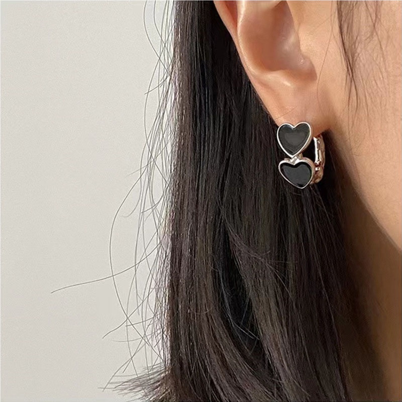 Khuyên Tai Hình Trái Tim Đôi Màu Đen Phong Cách Retro Cá Tính Đơn Giản