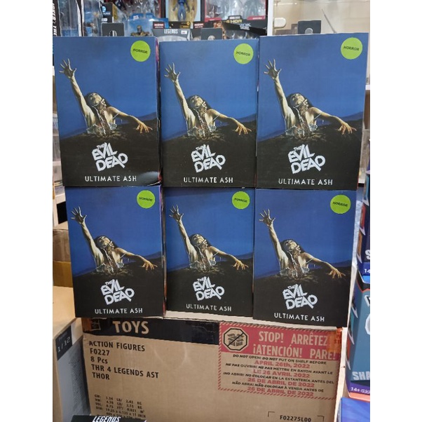 Mô hình NECA The Evil Dead 40th Anniversary Ultimate Ash có sẵn