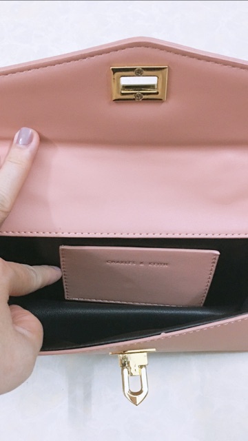 Thanh lý Túi đeo chéo Charles & Keith