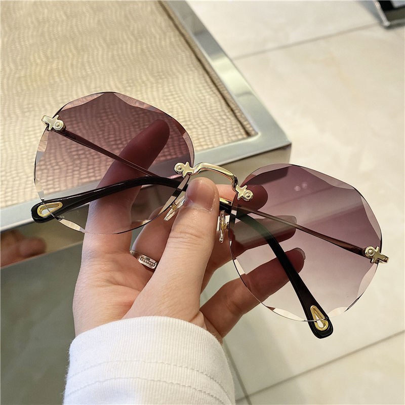 Kính mát phong cách Hàn Quốc chống tia uv400 cho nữ