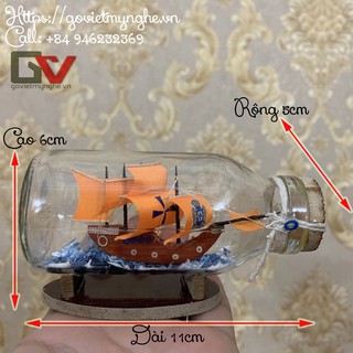 Mô Hình Thuyền Gỗ Trong Chai Thủy Tinh Kèm Tiểu Cảnh - Quà tặng thủ công mỹ nghệ - Màu cam - Dài 11cm