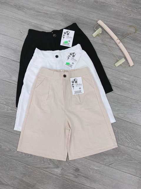 Quần đũi đùi nữ phong cách sporty | BigBuy360 - bigbuy360.vn