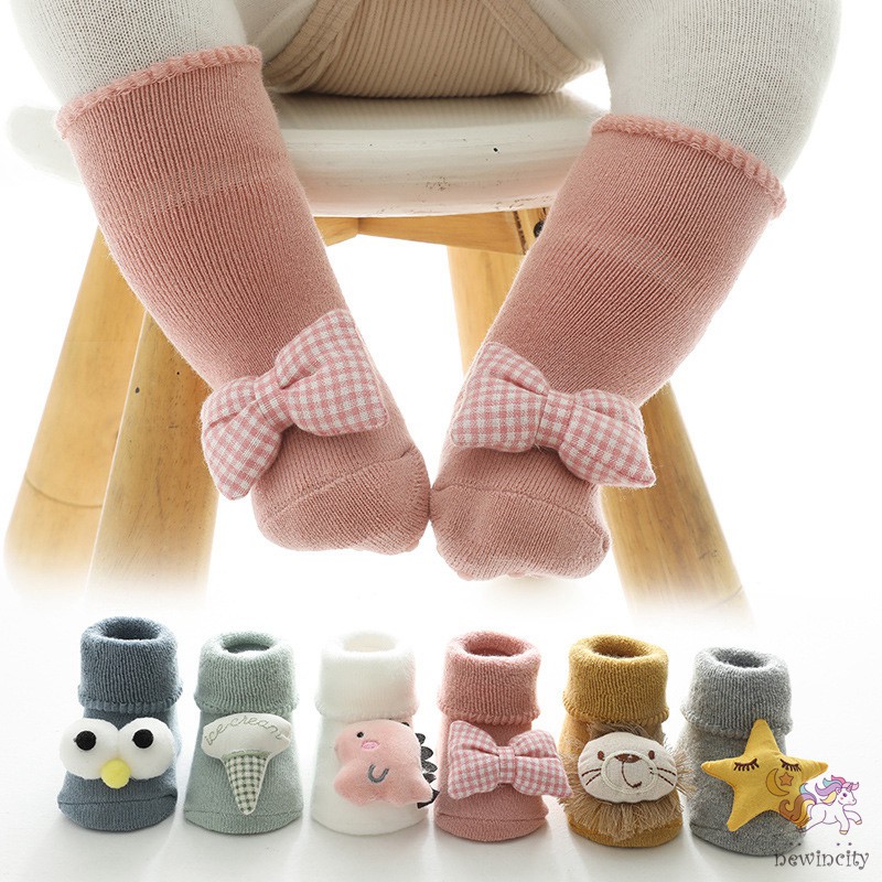 Đôi Tất Cotton Họa Tiết Hoạt Hình Nhiều Màu Tùy Chọn Chống Trơn Trượt Dễ Thương Thời Trang Cho Bé