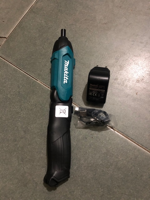 Máy vít pin 3.6V makita DF001D