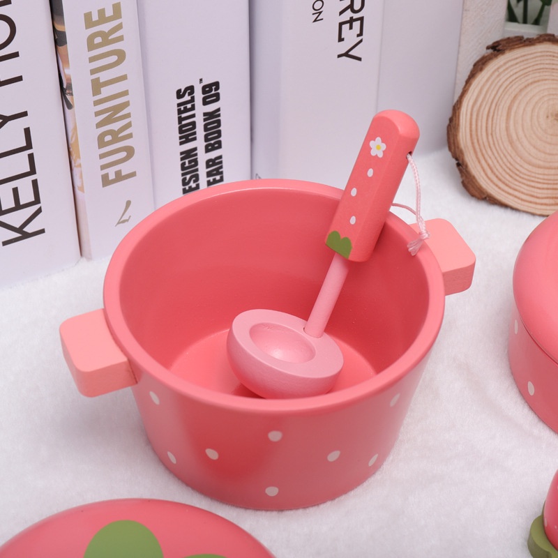 Bộ đồ chơi nhà bếp nấu ăn nồi chảo gỗ họa tiết dâu tây mother garden FUDAER