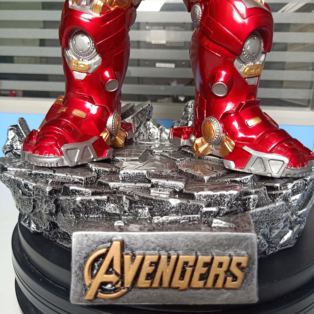 Mô hình Iron Man HulkBuster