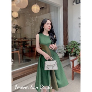 Đầm xanh lá phối 2  lớp