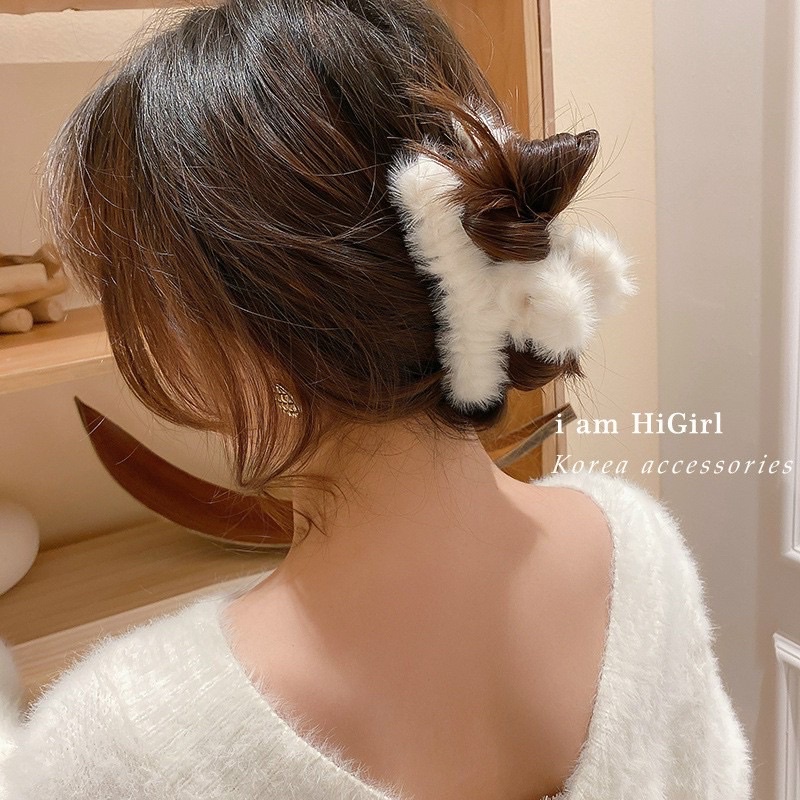Kẹp tóc phối vải lông siêu xinh ( shop giao màu ngẫu nhiên )