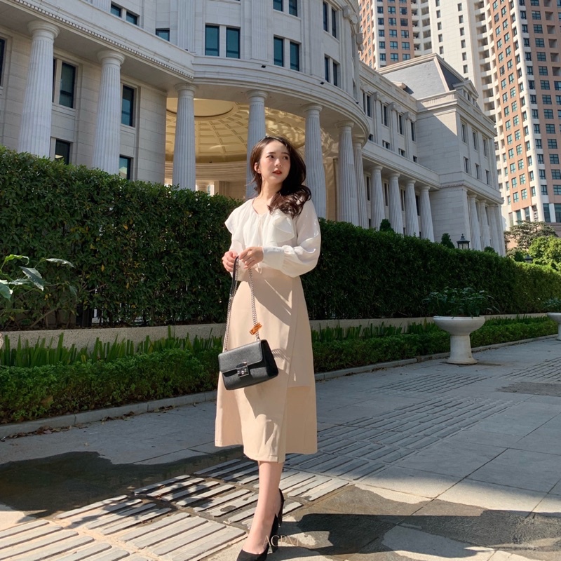 Lasie Skirt / Chân váy midi chi tiết xẻ vạt