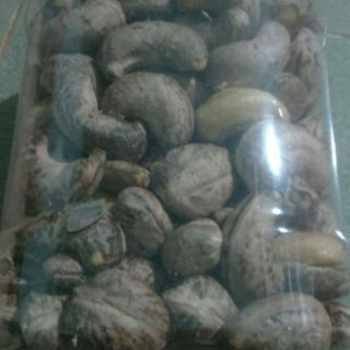 Điều nguyên hạt sấy Bình Phước.