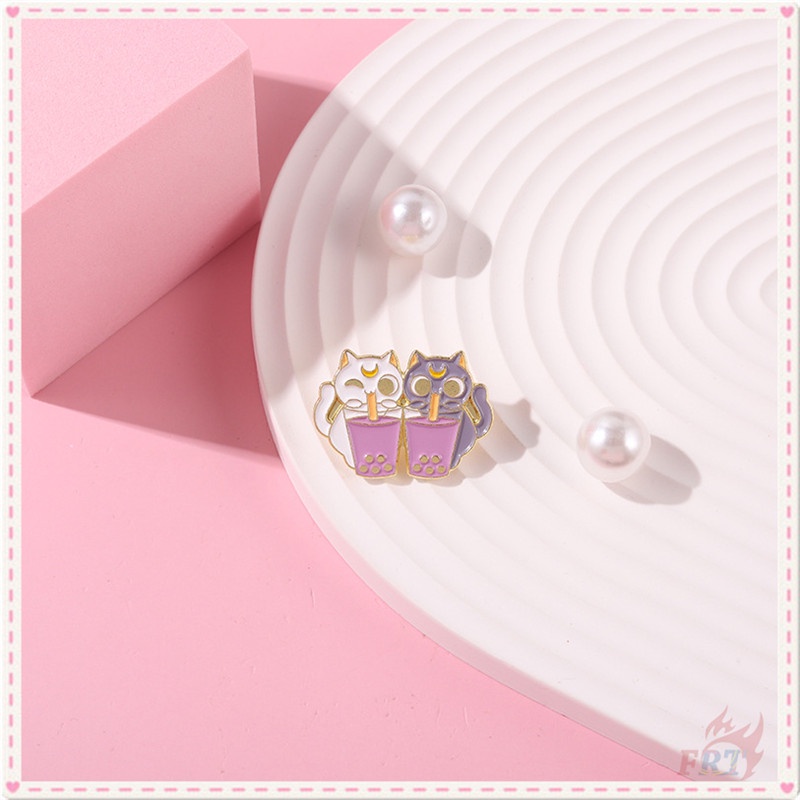 ♥ Huy Hiệu Cài Áo Hình Mèo Uống Trà Sữa Dễ Thương ♥ 1 Huy Hiệu Gài Balo Hình Thủy Thủ Mặt Trăng & Artemis Doodle