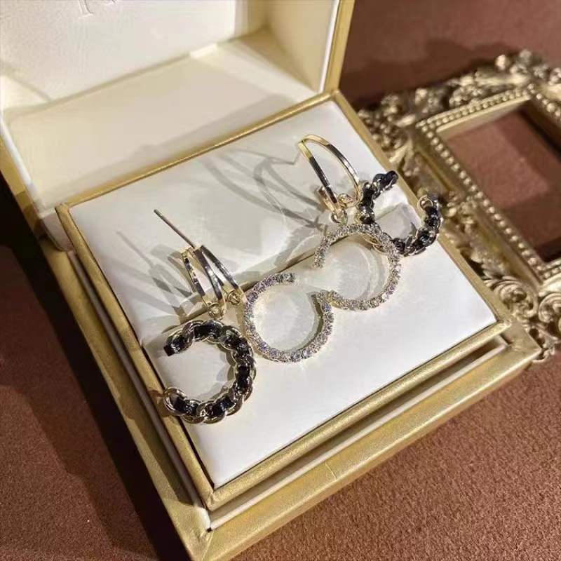 Bông Tai Bạc 925 Hình Dây Xích Đính Kim Cương Giả Bằng Da Phong Cách Hàn Quốc Sang Trọng Cho Nữ