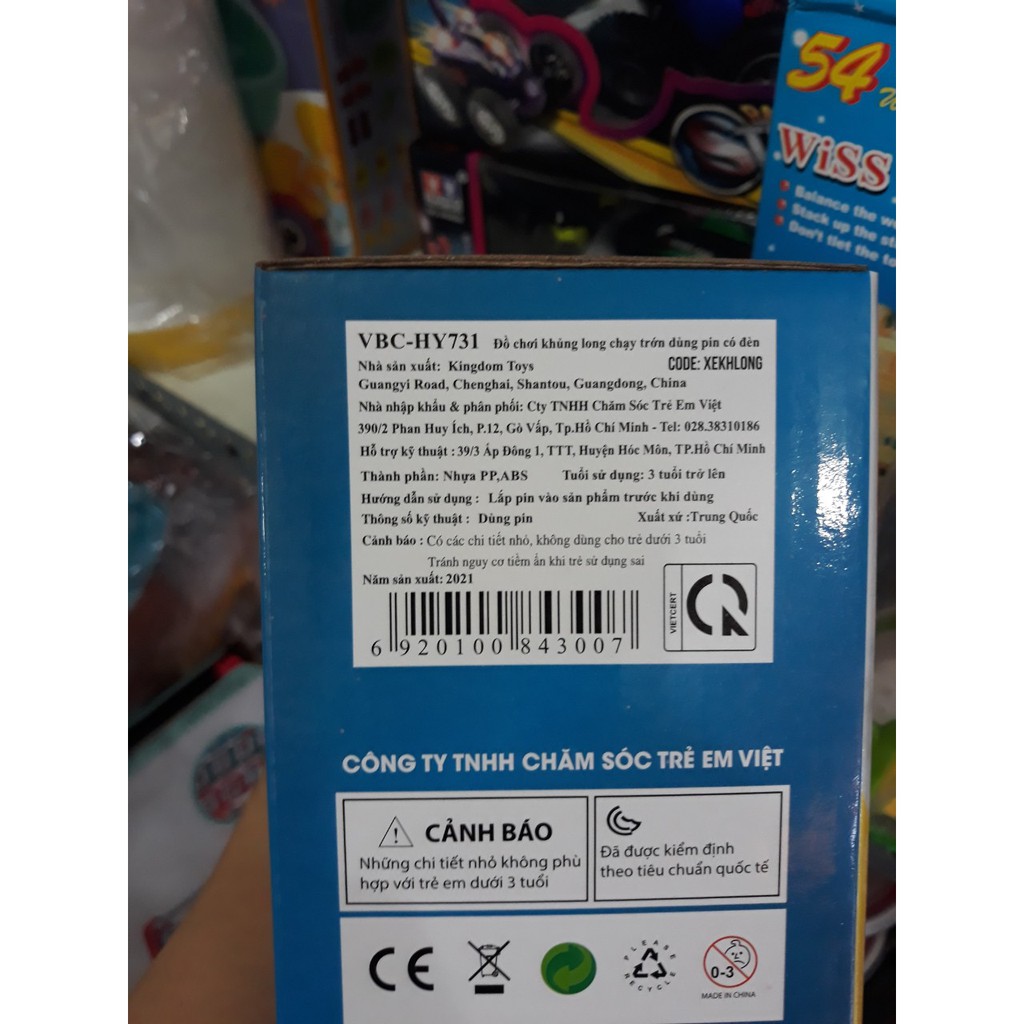 Đồ chơi xe khủng long chạy trớn dùng pin có đèn cho bé