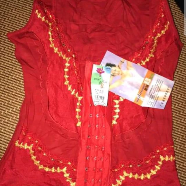 Áo ngực chị thu Hà