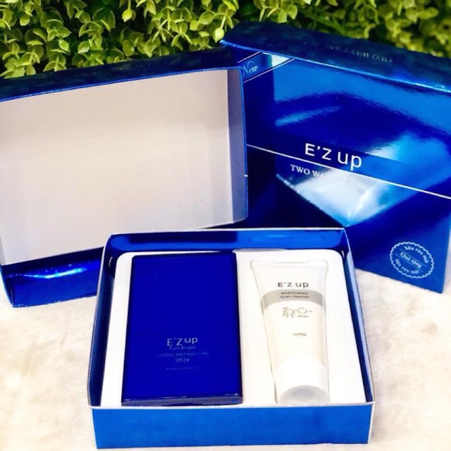 Bộ trang điểm E'Z UP INTENSIVE TWO WAY CAKE