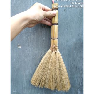 Chổi chít quét bàn thờ, bàn làm việc vô cùng tiện lợi