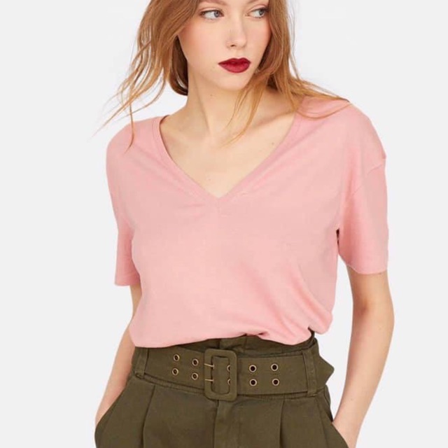 Áo phông basic cổ tim hồng