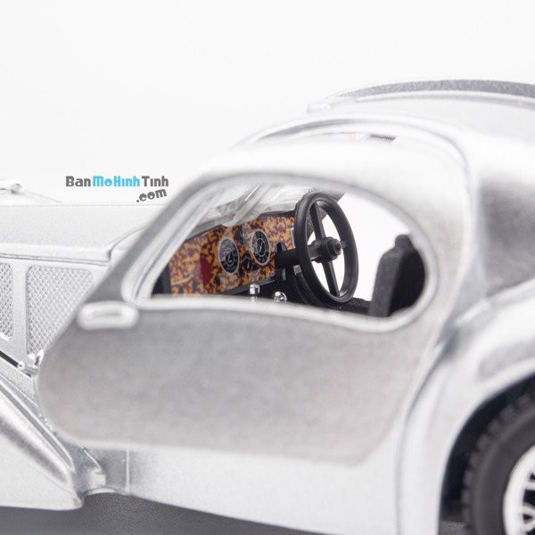 Mô hình xe cổ Bugatti Atlantic 1:24 Bburago Silver