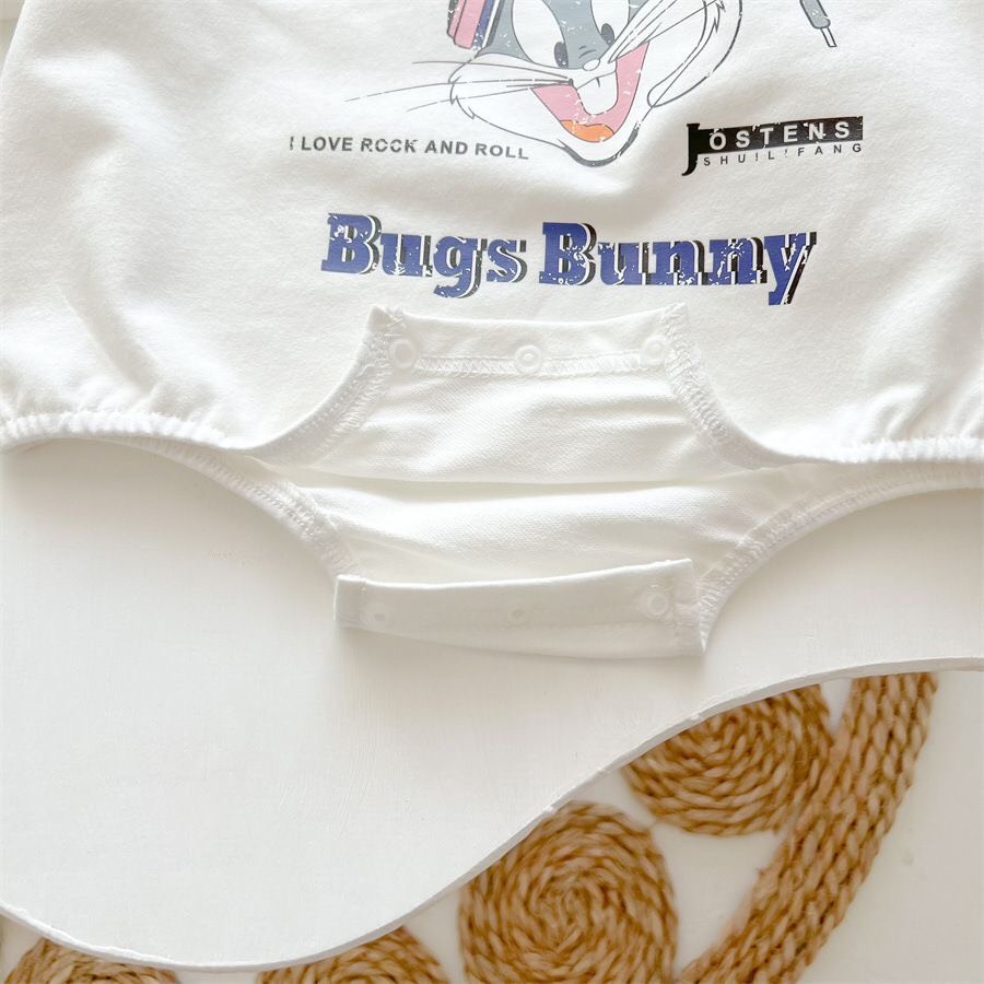 Set 3 chi tiết cho bé dễ thương đáng yêu chất liệu cotton thấm hút tốt.