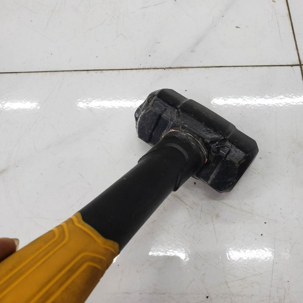 BÚA TẠ DEWALT CẦM TAY 1700 gram