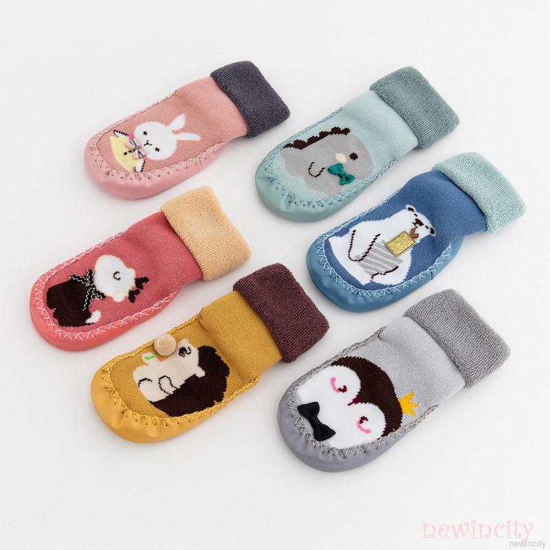 Vớ cotton giữ ấm chân chống trượt in họa tiết xinh xắn cho bé