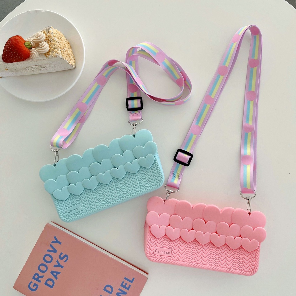 Túi Đeo Chéo Bằng Silicone Họa Tiết Trái Tim Dành Cho Bé Gái