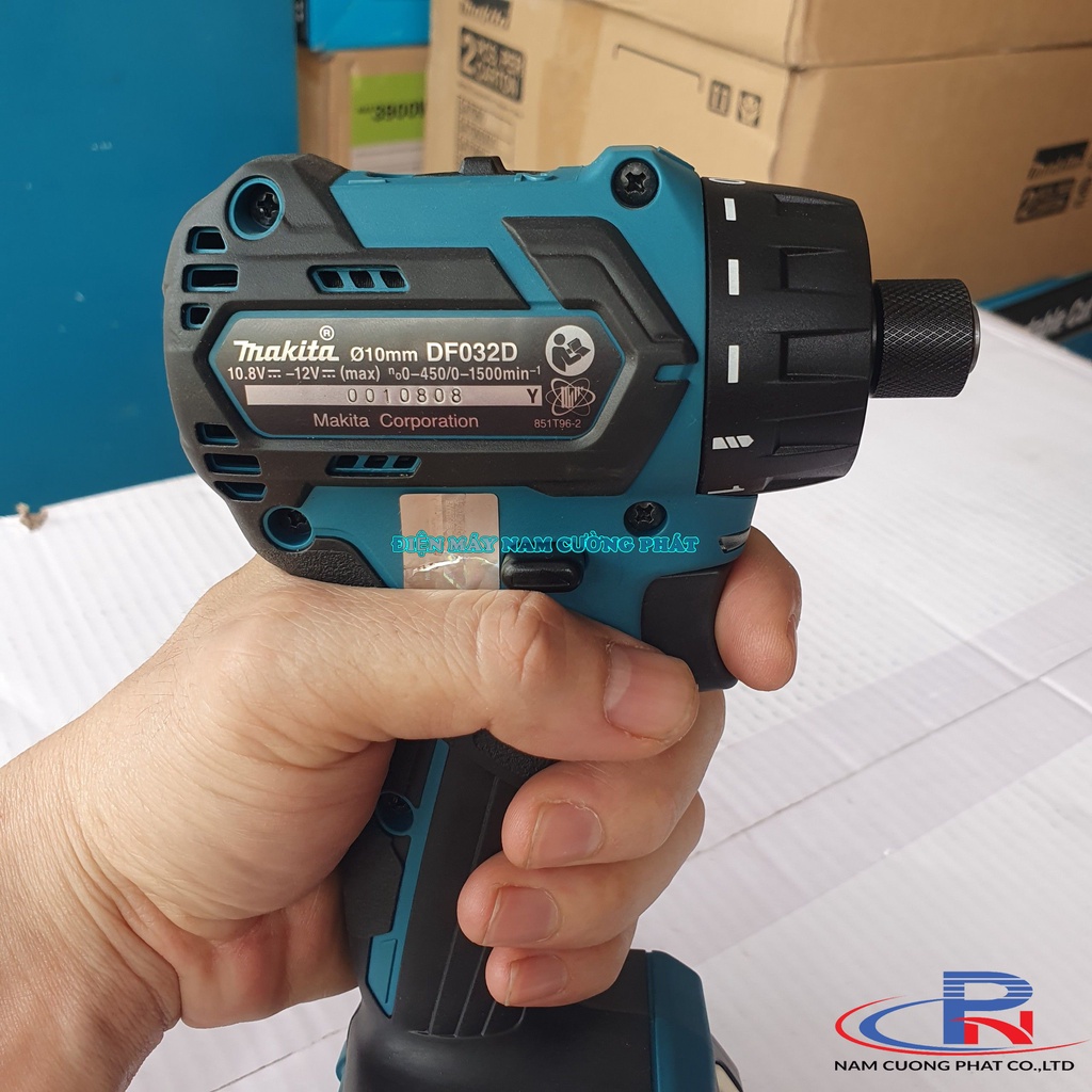 Máy vặn vít dùng pin 12v Makita DF032
